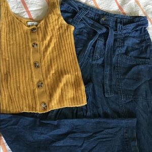 Adorable AE outfit, jeans NWT!! Sz 6, S